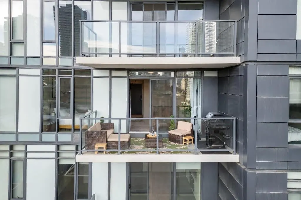 Miso 2 Bd - Skyline View Patio Gym Pool & Ac Villa YYC