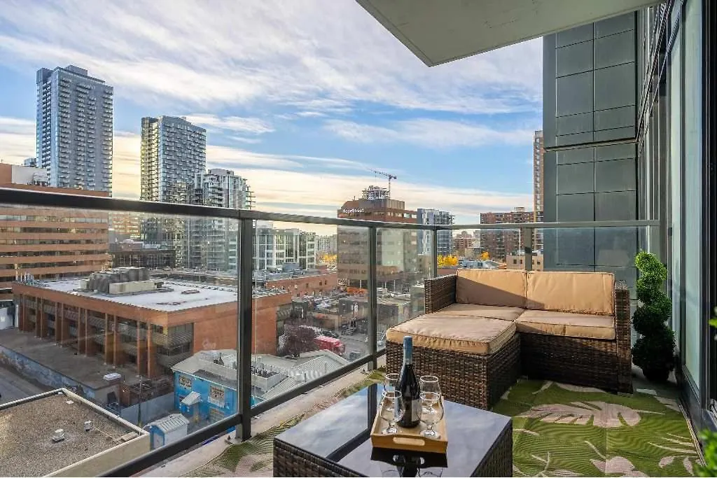 Holiday home Miso 2 Bd - Skyline View Patio Gym Pool & Ac Villa Calgary