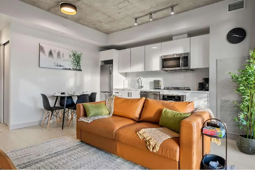 Miso 2 Bd - Skyline View Patio Gym Pool & Ac Villa Calgary 0*,  Canada