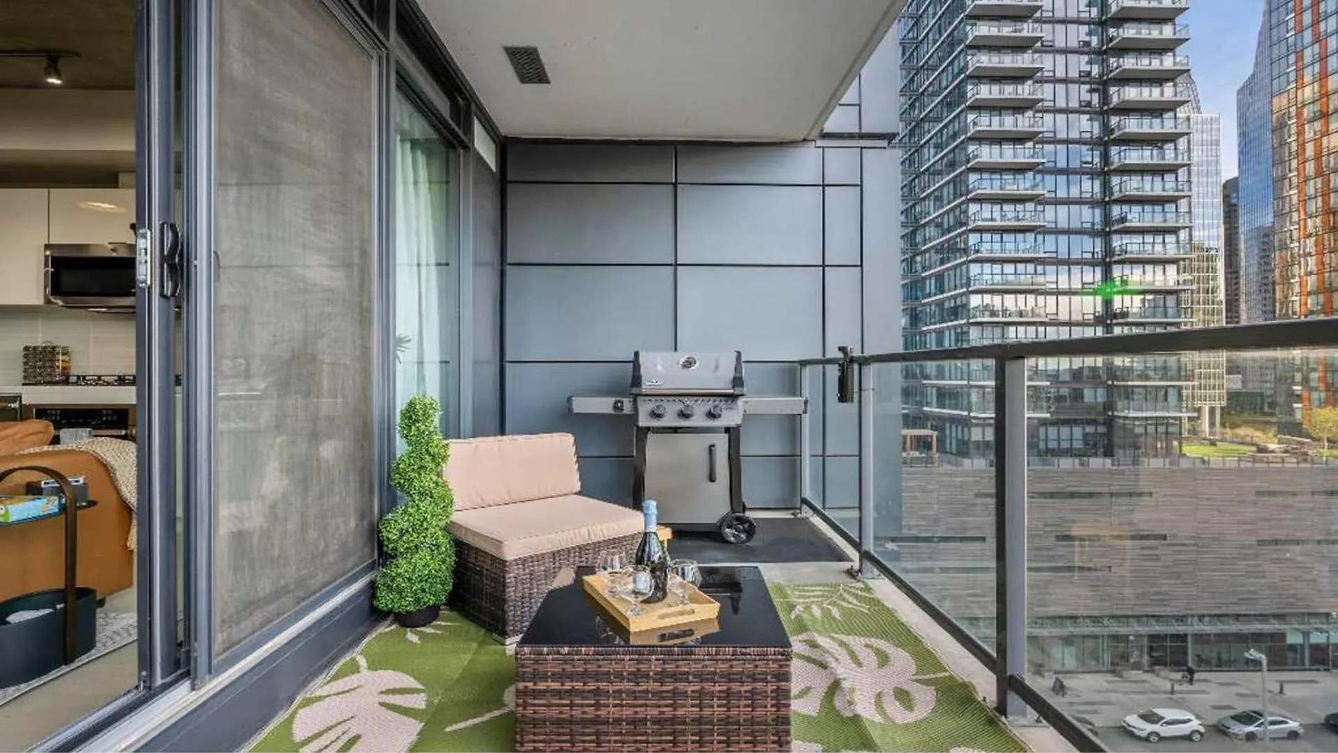 Miso 2 Bd - Skyline View Patio Gym Pool & Ac Villa Calgary